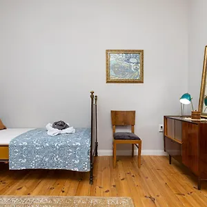 the-old-town-vintage-2-bedroom-jewel.plovdiv-hotels.com/